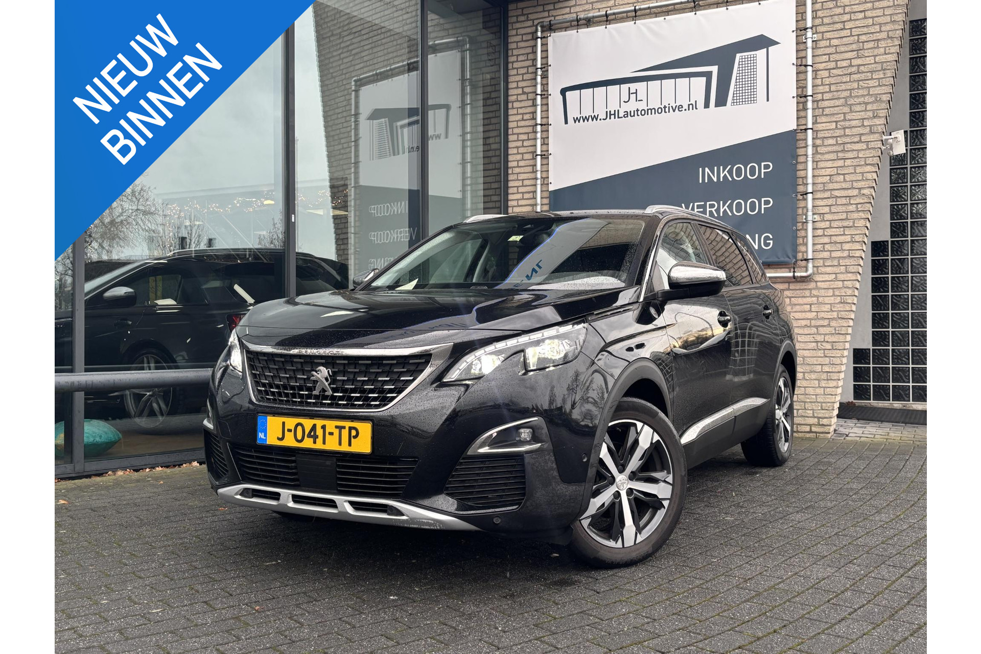 Peugeot 5008 1.2 PureTech*AUTOM.*ECC*CRUISE*NAVI*HAAK*PANO*